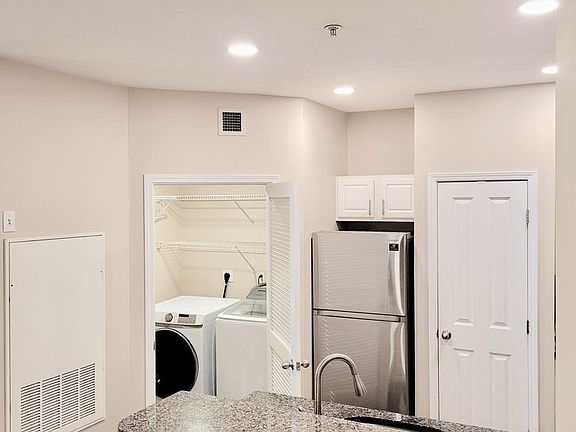 4th image of 903 Providence Pl APT 426