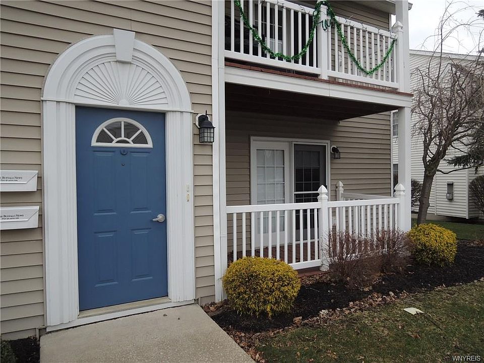1st image of 16 Brookfield Ln Unit 3