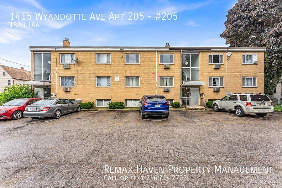 1st image of 1415 Wyandotte Ave APT 205