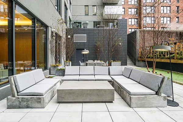 Rented by Bond New York | media 342