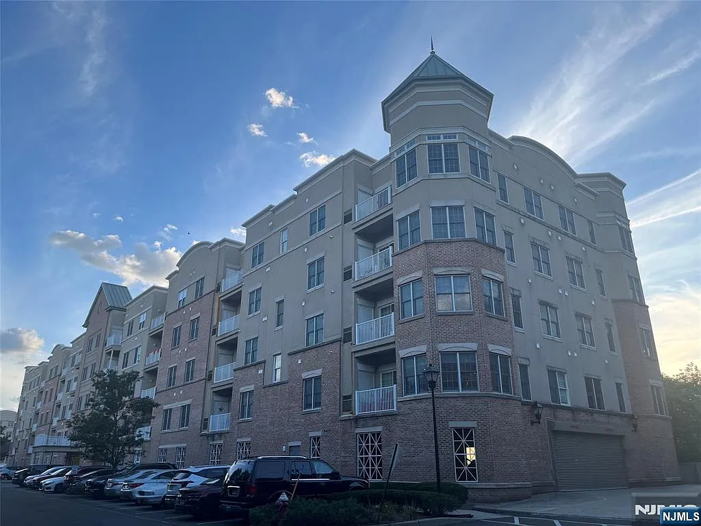 1308 Windsor Park Ct photo 1
