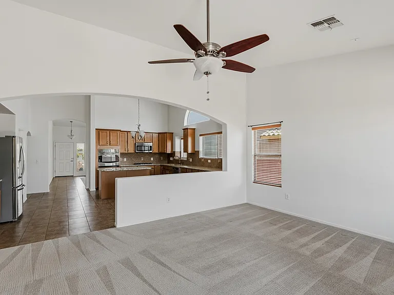 677 W Pizzicato Ln — Photo 38