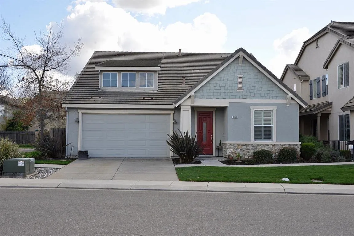 3808 Lookout Dr photo 1