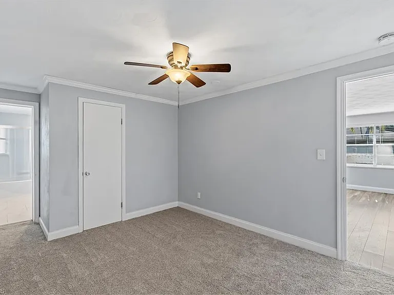 4220 Deleon St — Photo 17