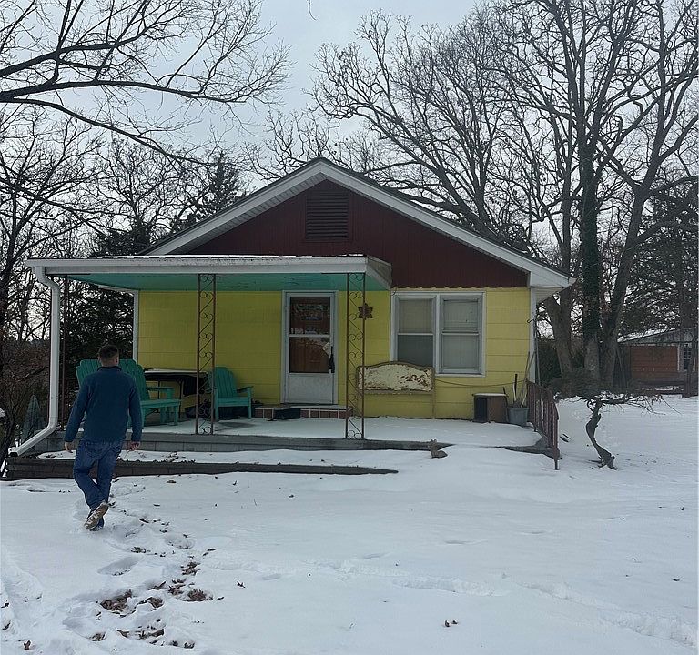 1st image of 41 Glenwood Ln