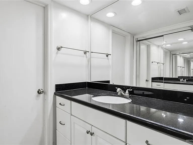2900 Ashley Dr #101 — Photo 12