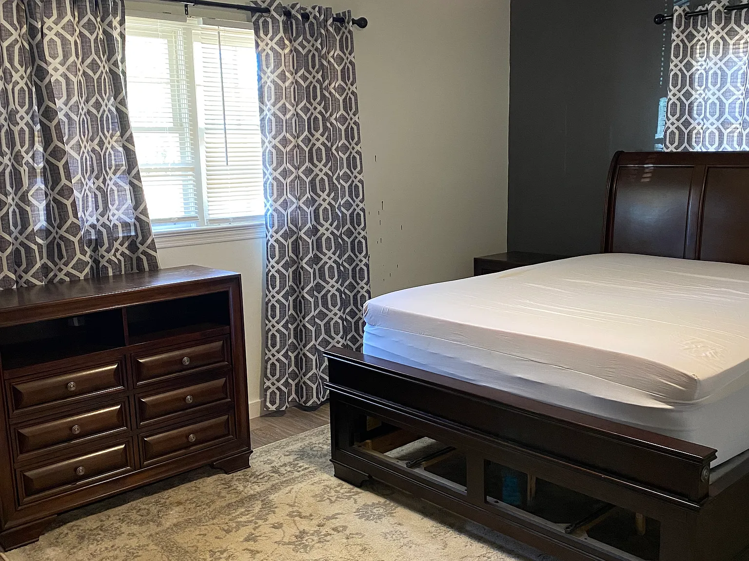 2 bed, 976 sqft, $1,400 — Photo 4