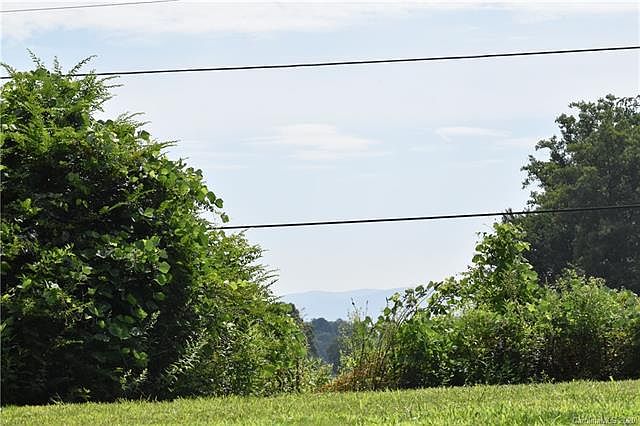 2nd image of 105 Fairmont Rd