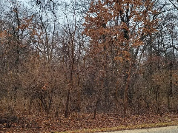 906 Monongahela Dr, Dixon, IL 61021