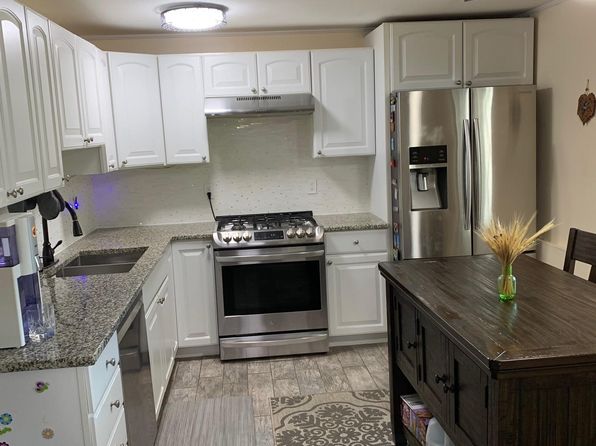 8-50 Fernview Ave #8