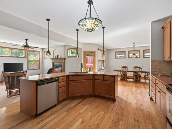 11224 Halstead Trl, Woodbury, MN 55129