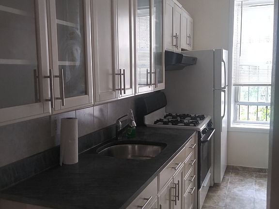 3rd image of 47-30 46th St #1
