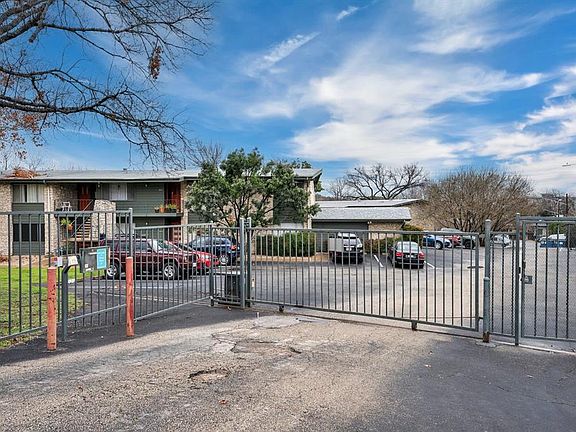 3rd image of 1304 Mariposa Dr APT 231
