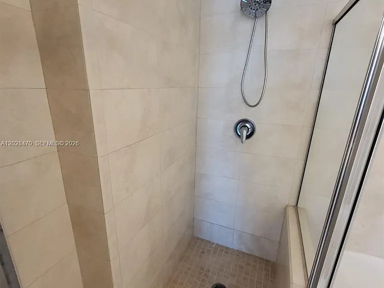1900 N Bayshore Dr #2415 — Photo 22