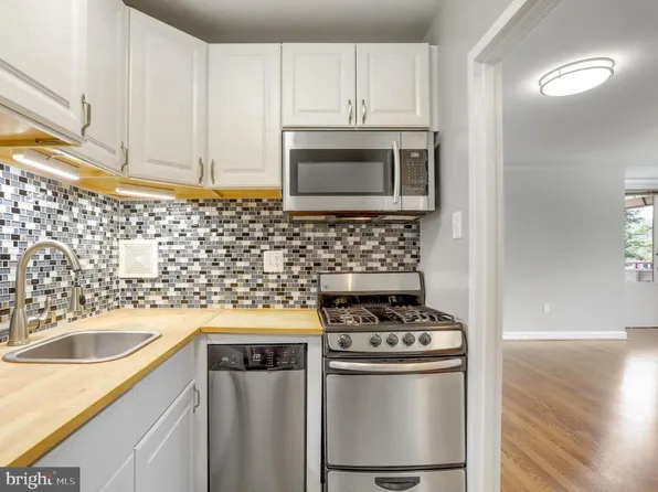 1011 Arlington Blvd APT 406, Arlington, VA 22209