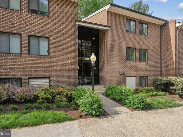 1531 Northgate Sq APT 12B, Reston, VA 20190