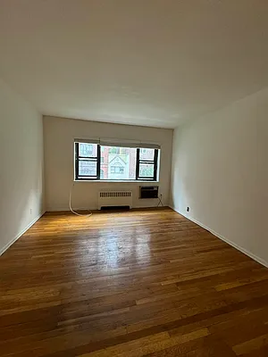 Rented by KNOCKKNOCK LLC | media 16