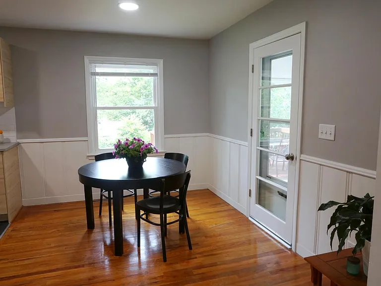 8910 Belleview Ave — Photo 8