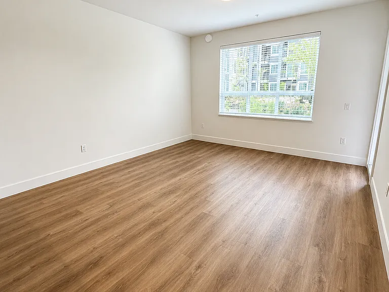 2180 Kelly Ave — Photo 4