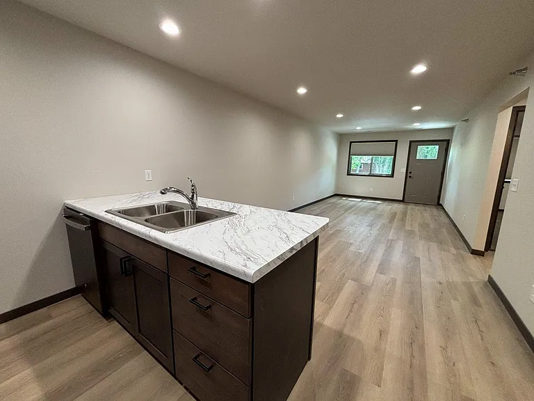 WestSide Apartments — Photo 22