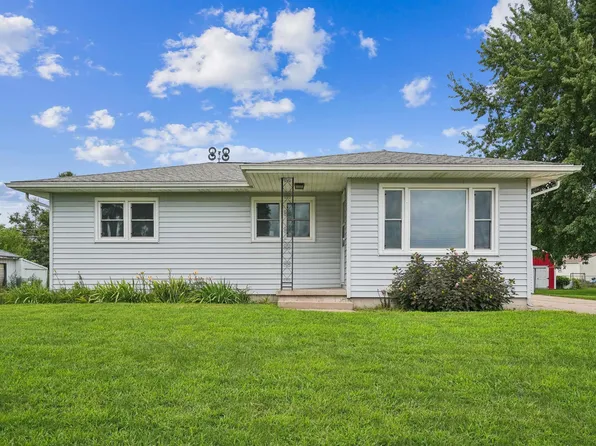 512 Maple St, Washburn, IA 50702