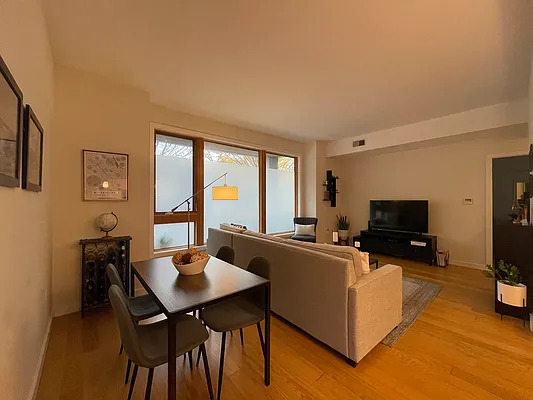 Rented by Compass | media 21