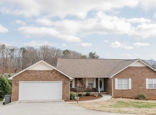 4146 Pea Ridge Rd, Maryville, TN 37804
