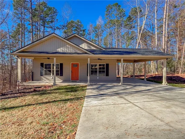 111 Sequayah Dr, Fair Play, SC 29643