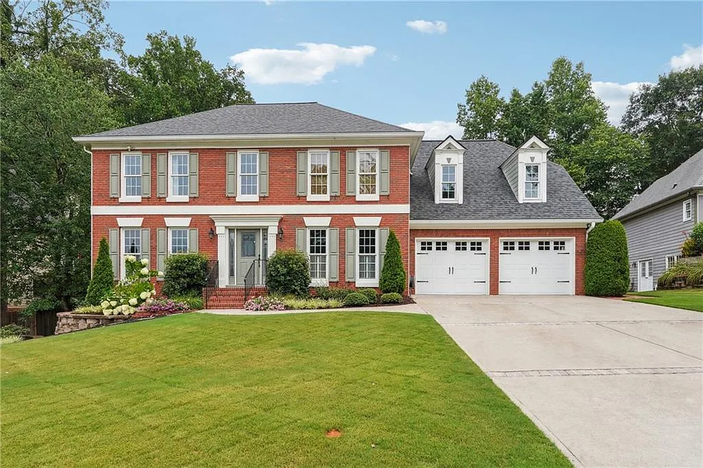 6 bed, 4.5 bath, 4028 sqft, $5,500 — Photo 1