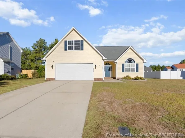 4422 Round Stone Ct, Hope Mills, NC 28348