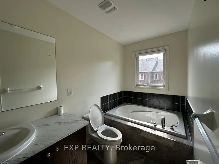 647 Krawchuk Cres — Photo 15