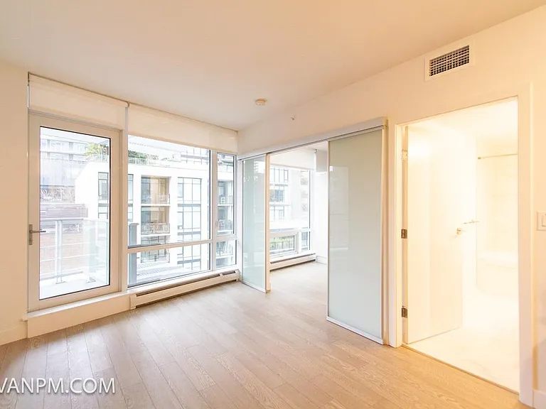 1283 Howe St #701 — Photo 2