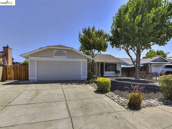 3rd image of 1380 Port Ct