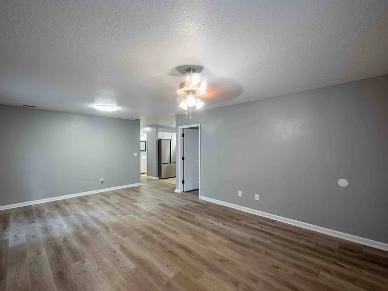 8205 Berry Ave — Photo 8