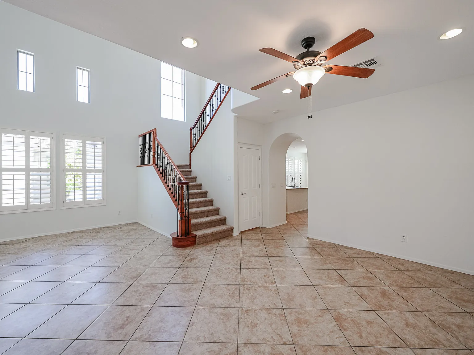 4 bed, 2544 sqft, $2,650 — Photo 4