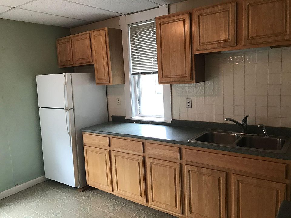 1st image of 25 Hall Ave #3