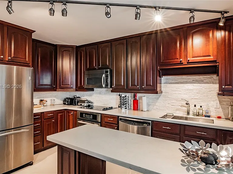 5750 Collins Ave #7A — Photo 13