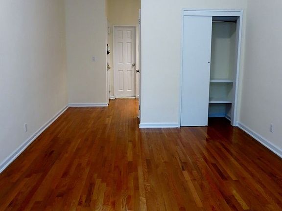 4th image of 425 E 82nd St APT 1C