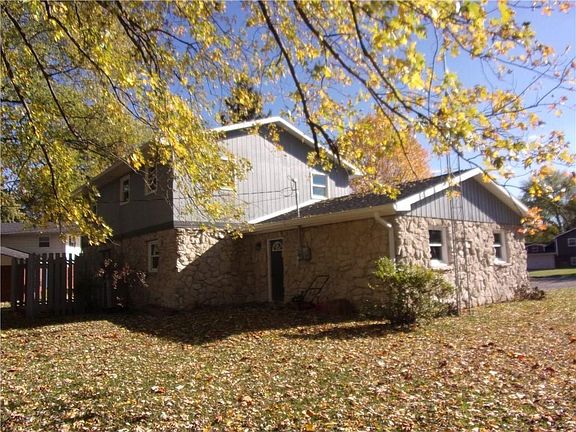 3rd image of 625 Medallion Dr