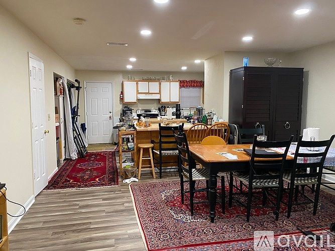 1st image of 1423 Jennifer Dr