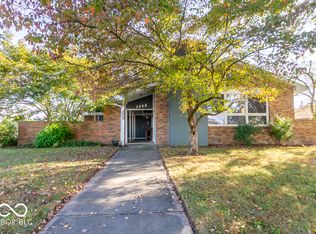 4735 Woodcrest Dr, Columbus, IN 47203