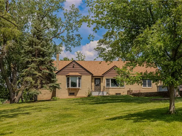 1704 S 24th Ave W, Newton, IA 50208