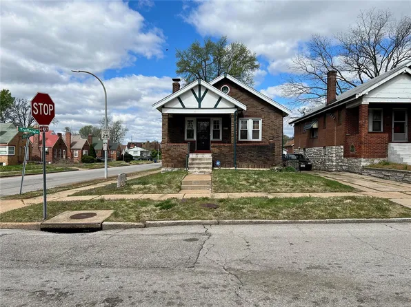 8601 Trafford Ln, Saint Louis, MO 63147