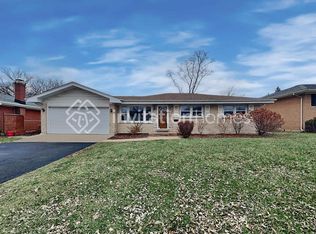 439 W Lake Park Dr, Addison, IL 60101