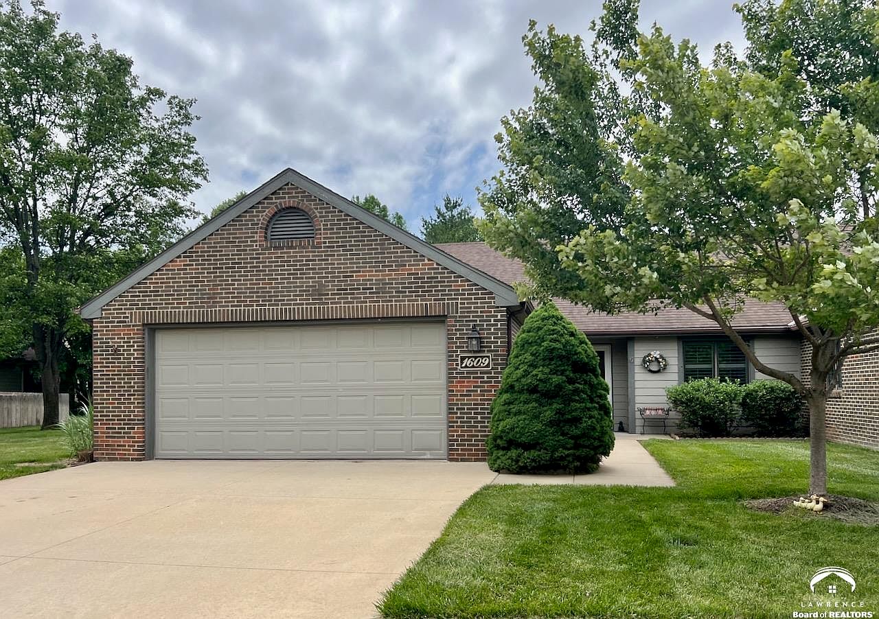 1609 Brandon Woods Ct, Lawrence, KS 66047 | MLS #161240 | Zillow