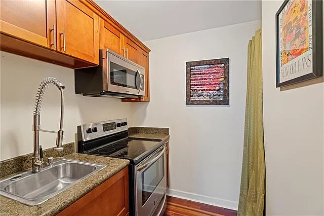 1224 Saint Charles Ave #214 — Photo 14