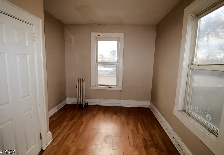 413 Lyons Ave #2L — Photo 13