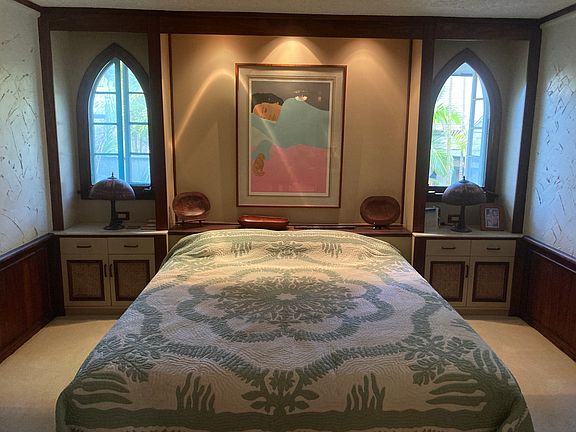 Master bed (King)