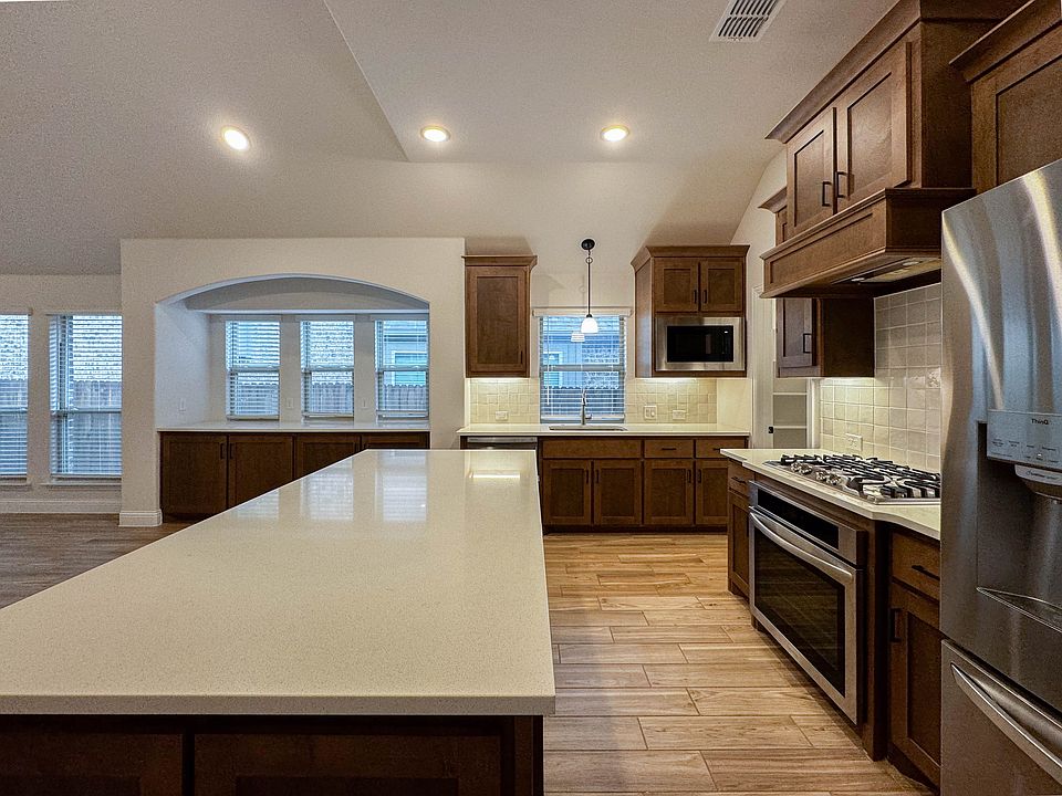 1st image of 9016 Amistad Ln