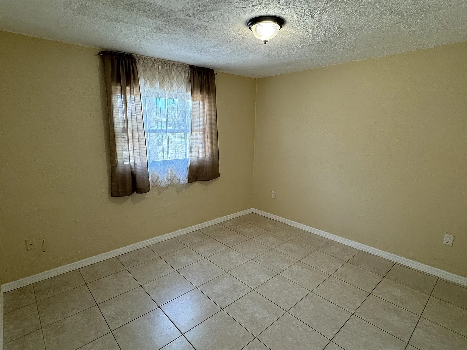 2238 Washington St. - B — Photo 3